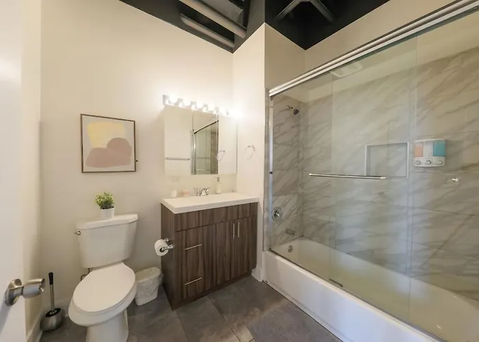 Cozy 2br With Optional Parking And Gym Access Near Field Museum, Lakefront & Mccormick Place Chicago
