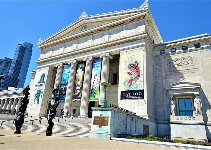 Cozy 2br With Optional Parking And Gym Access Near Field Museum, Lakefront & Mccormick Place