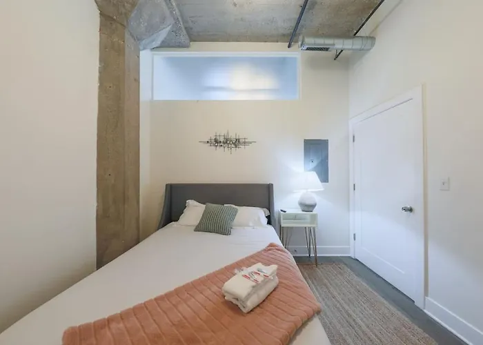 Cozy 2br With Optional Parking And Gym Access Near Field Museum, Lakefront & Mccormick Place *